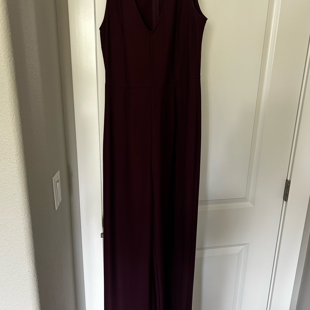Elegant Burgundy Sleeveless Dress